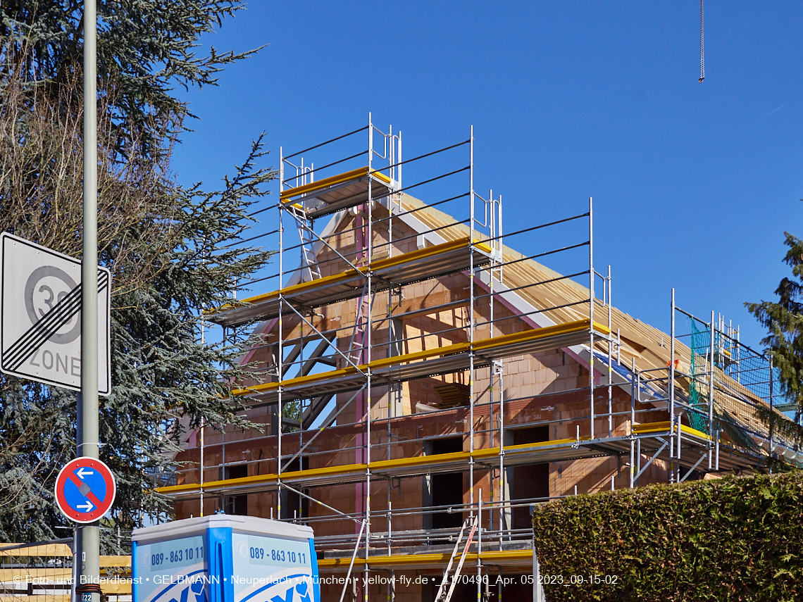 05.04.2023 - Baustelle eines Mehrfamilienhauses in der Niederalmstraße 16 in Neuperlach